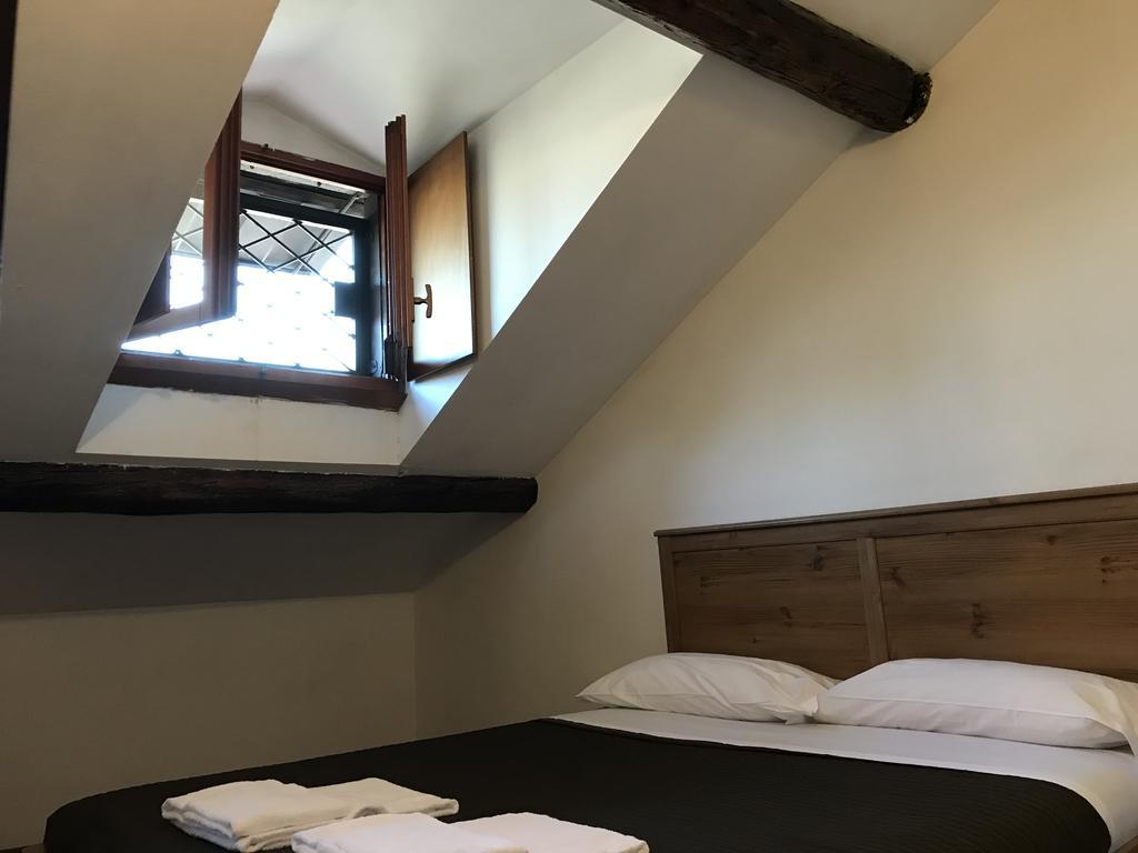 מילאנו Charming Apartment The Castle מראה חיצוני תמונה